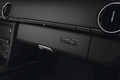 Porsche Boxster S Black Edition - boîte à gants + plaquette numérotée