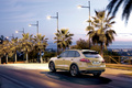 Porsche Cayenne S jaune 3/4 arrière gauche travelling