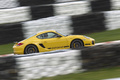 Porsche Cayman R jaune filé penché