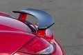 Porsche Cayman R rouge aileron