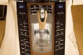Porsche Panamera Turbo beige console centrale debout