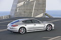 Porsche Panamera Turbo gris 3/4 arrière droit penché