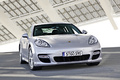Porsche Panamera Turbo gris 3/4 avant droit penché 3