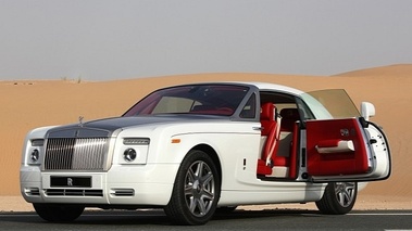 Rolls Royce Phantom Drophead Coupe Shaheen - 3/4 avant gauche, porte ouverte