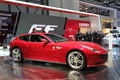 Ferrari FF rouge profil