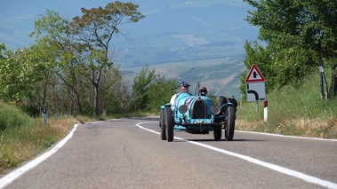 Bugatti Type 35, bleu ciel, action face