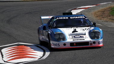 Ligier JS2, bleu+blanc, action face, circuit