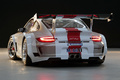 Porsche 997 GT3 R blanc 3/4 arrière gauche