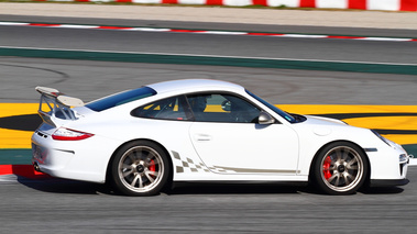 Prestige Racing Barcelona - 04.11.10 - Porsche 997 GT3 RS MkII blanc filé