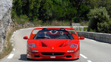 Ferrari F50 rouge face avant
