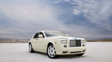 Rolls Royce Phantom blanche 3/4 avant D