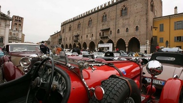 Alfa Romeo 8C, rouge, habitacle, parc fermé