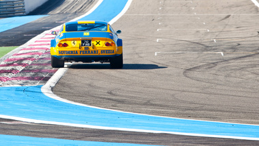 10 000 Tours du Castelet 2011 - Ferrari 365 GTB/4 Daytona Gr. IV bleu/jaune face arrière