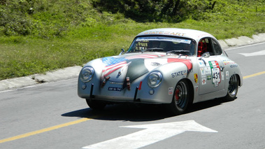 Porsche 356 grise, action, 3-4 avg