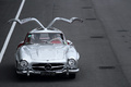 Coupes de Printemps 2012 - Mercedes 300 SL gris face avant portes ouvertes