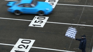Coupes de Printemps 2015 - Porsche bleu ligne d'arrivée