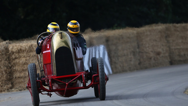 Goodwood Festival of Speed 2017 - ancienne rouge face avant