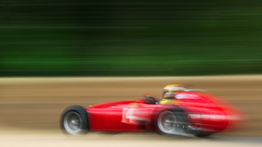 Goodwood Festival of Speed 2017 - Ferrari rouge 3/4 arrière gauche filé
