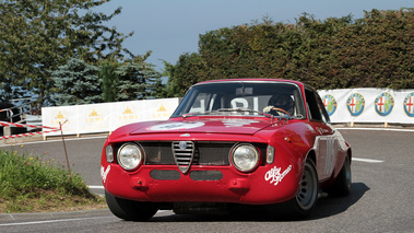 Grand Prix de Montreux 2012 - Alfa Romeo rouge 3/4 avant gauche 2
