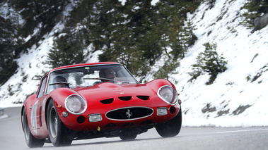 Serenissima Louis Vuitton Classic Run 2012 - Ferrari 250 GTO rouge 3/4 avant droit penché