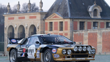 Tour Auto 2012 - Lancia 037 noir/doré 3/4 avant droit