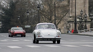 Traversée de Paris 2013 - Porsche 356 gris face avant