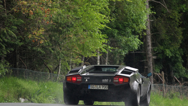 Lamborghini Countach 5000S noir face arrière