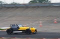 Autodrome Radical Meeting - Westfield FW300 jaune 3/4 avant droit filé
