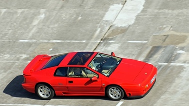 Lotus Esprit Turbo rouge 3/4 avant droit