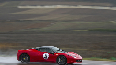 Rallye de Paris GT 2012 - Ferrari 458 Italia rouge 3/4 avant droit filé