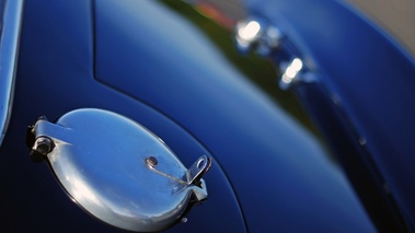 Rendez-Vous Ferrari à Montlhéry 2011 - Ferrari 250 GTO bleu trappe à essence