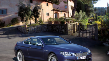 Alpina B6 Coupé - bleu - 3/4 avant droit