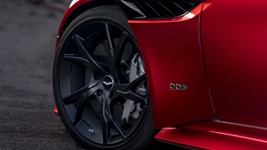 Aston Martin DBS Superleggera rouge/noir jante