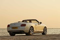 Bentley Continental GTC 2011 blanc 3/4 arrière droit