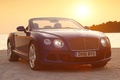 Bentley Continental GTC 2011 bleu 3/4 avant droit debout