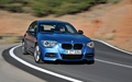 BMW M135i - bleue - 3/4 avant droit