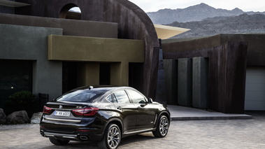 BMW X6 xDrive 50i 2014 - noir - 3/4 arrière droit