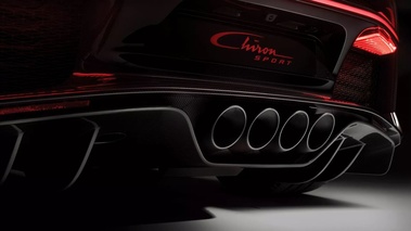 Bugatti Chiron Sport rouge/noir échappement