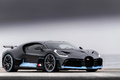 Bugatti Divo carbone/bleu 3/4 avant droit