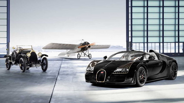 Bugatti Veyron Grand Sport Vitesse Black Bess - 3/4 avant gauche, avec Type 18 et avion