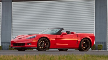 Corvette 427 Cabrio Collector Edition - rouge - 3/4 avant gauche