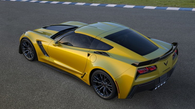 Corvette Z06 2014 - jaune - 3/4 arrière gauche 2