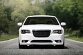 Chrysler 300C SRT-8 blanc face avant