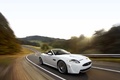 Jaguar XKR-S Convertible blanc 3/4 avant droit travelling debout