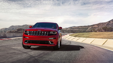 Jeep Grand Cherokee SRT 2014 - rouge - avant, dynamique