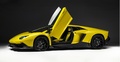 Lamborghini Aventador LP 720-4 50 Anniversario - jaune - 3/4 avant gauche, portes ouvertes