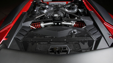 Lamborghini Aventador LP750-4 SV rouge moteur