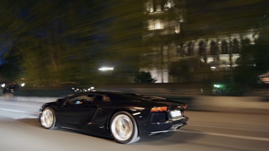 Lamborghini Aventador noir 3/4 arrière gauche travelling