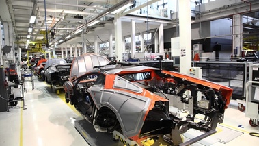 Usine Lamborghini - chaîne de montage Aventador 5