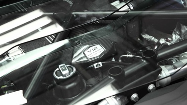 Usine Lamborghini - chaîne de montage Aventador - moteur